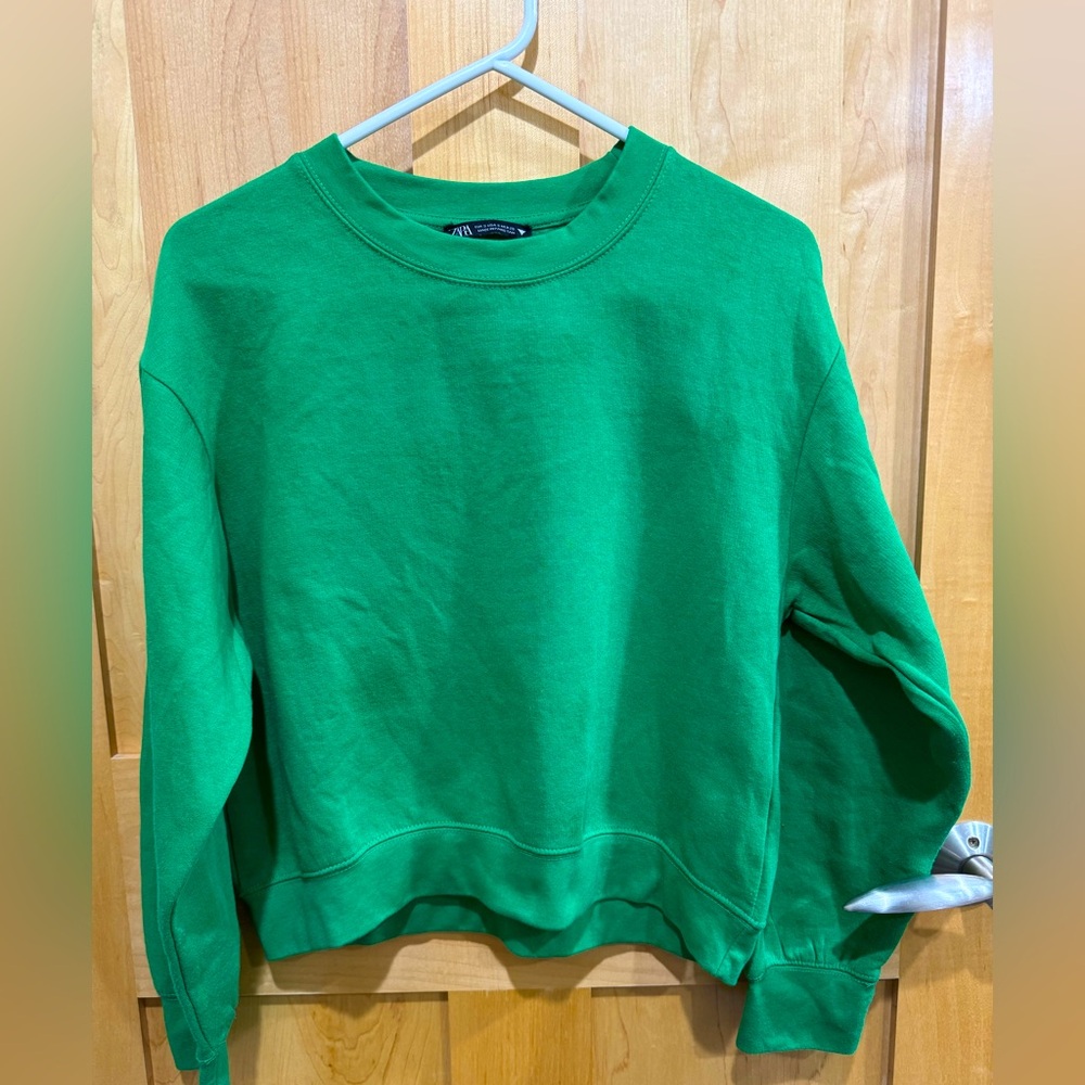 ZARA sweatshirt. Size Small